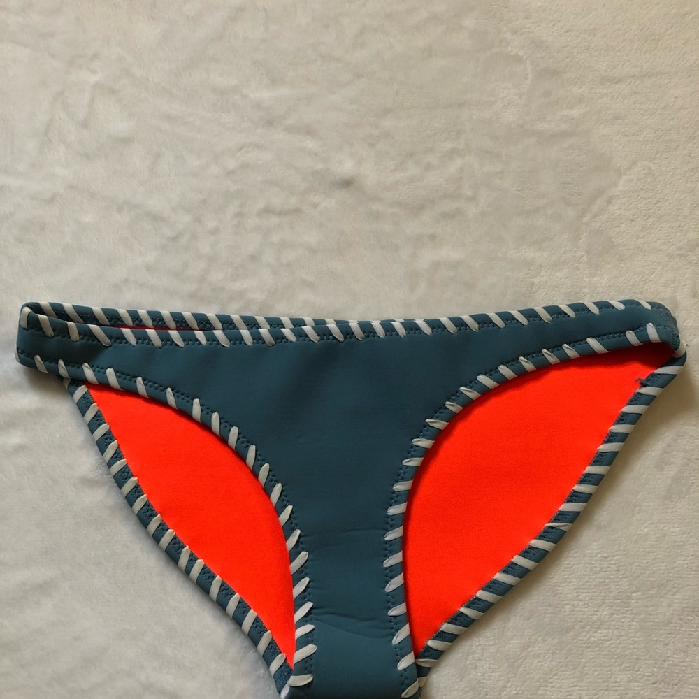 Triangl size small - Picture 5 of 9